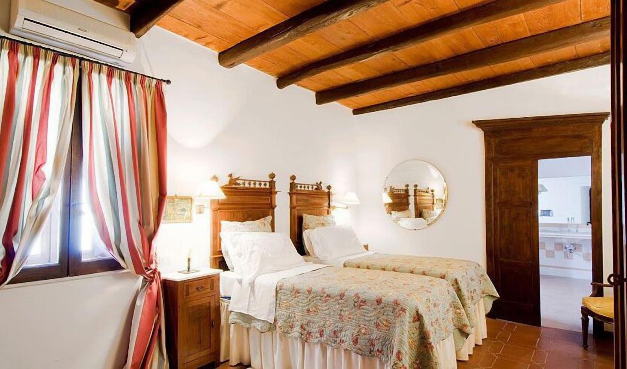 Hotel Lucrezia リオーラ・サルド エクステリア 写真