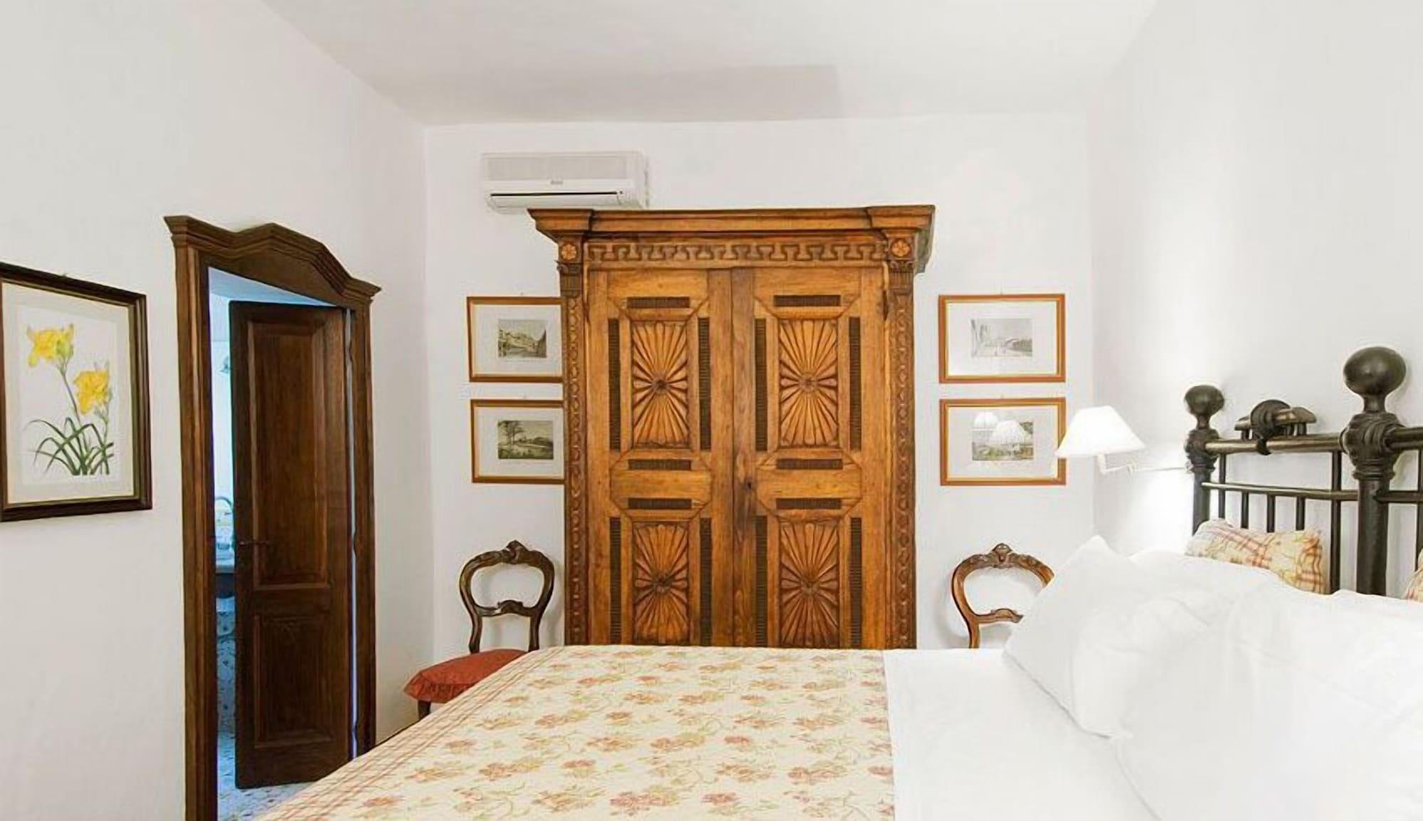 Hotel Lucrezia リオーラ・サルド エクステリア 写真