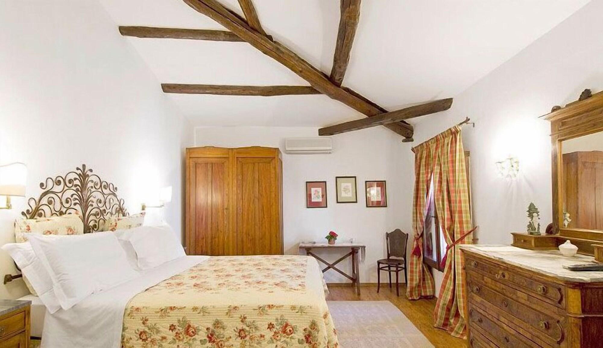 Hotel Lucrezia リオーラ・サルド エクステリア 写真