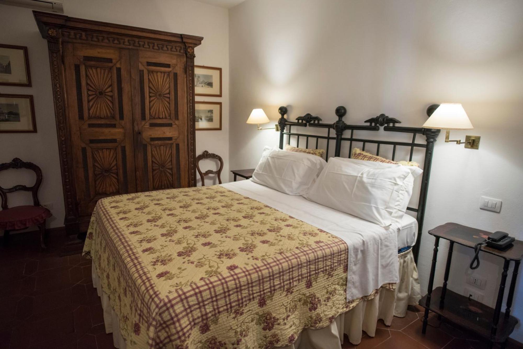 Hotel Lucrezia リオーラ・サルド エクステリア 写真